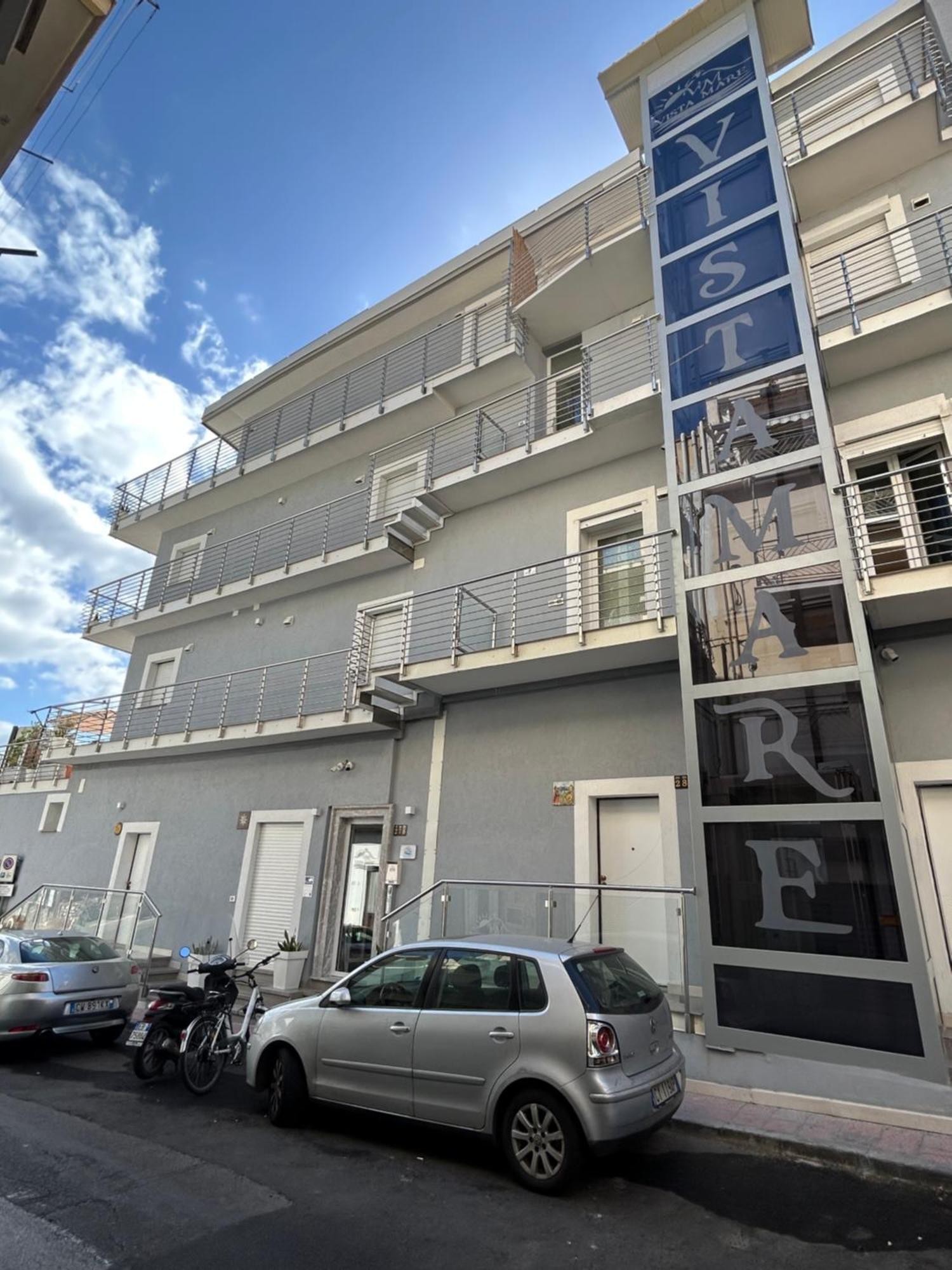 Vista Mare Apartments Giardini Naxos Bagian luar foto