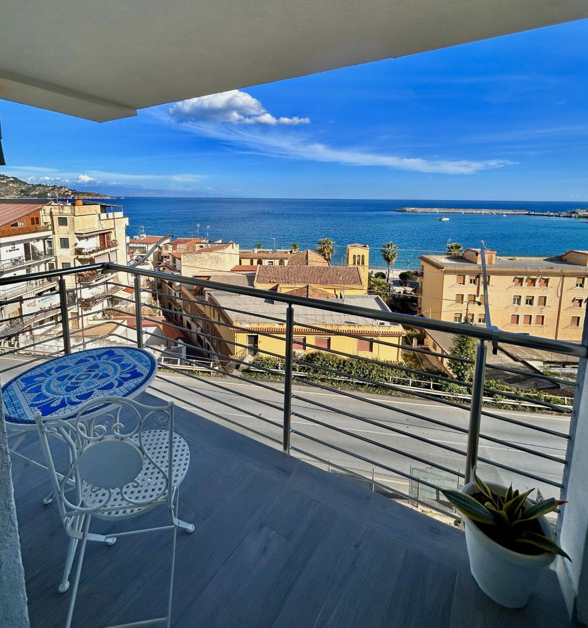 Vista Mare Apartments Giardini Naxos Ruang foto