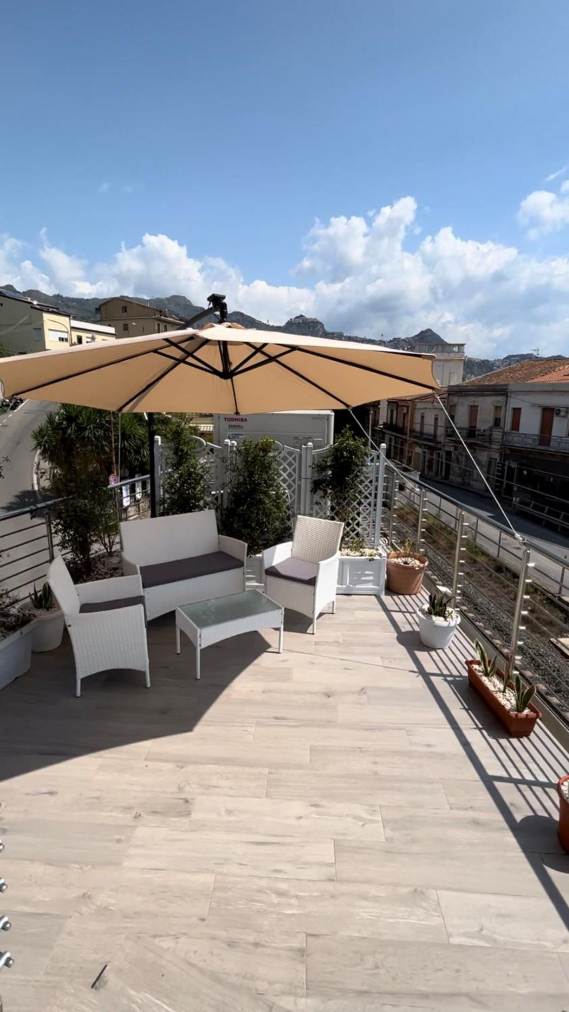 Vista Mare Apartments Giardini Naxos Bagian luar foto