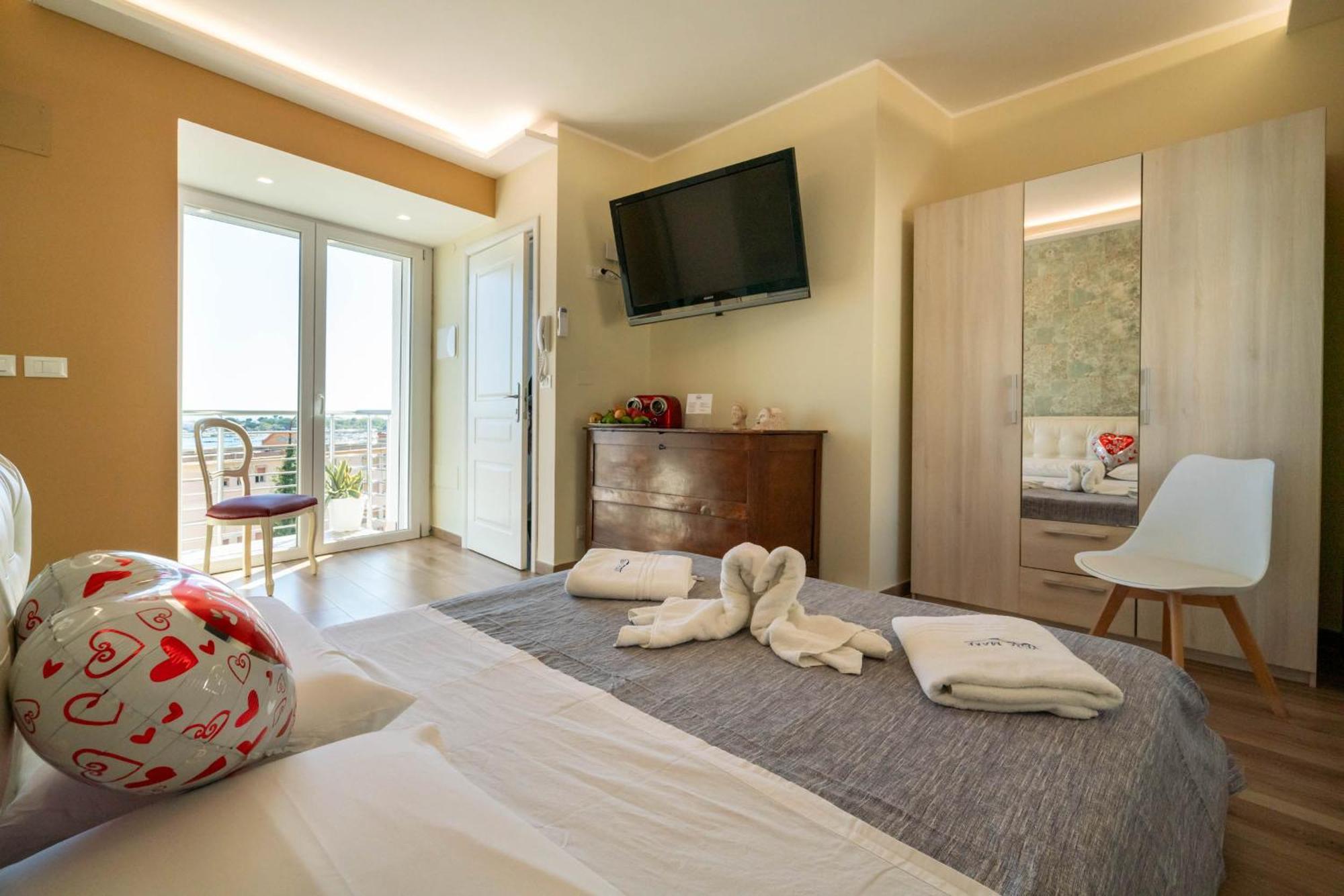 Vista Mare Apartments Giardini Naxos Bagian luar foto
